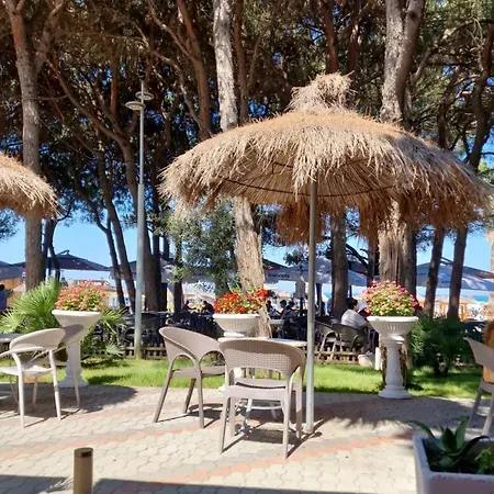 Alea 300m From Beach, Umbrella And Sunbeds Included, Parking, Wifi, Up To 5 People דירה