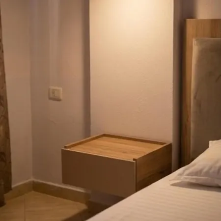 Alea 300m From Beach, Umbrella And Sunbeds Included, Parking, Wifi, Up To 5 People Appartement