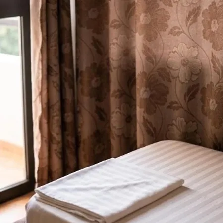 Alea 300m From Beach, Umbrella And Sunbeds Included, Parking, Wifi, Up To 5 People